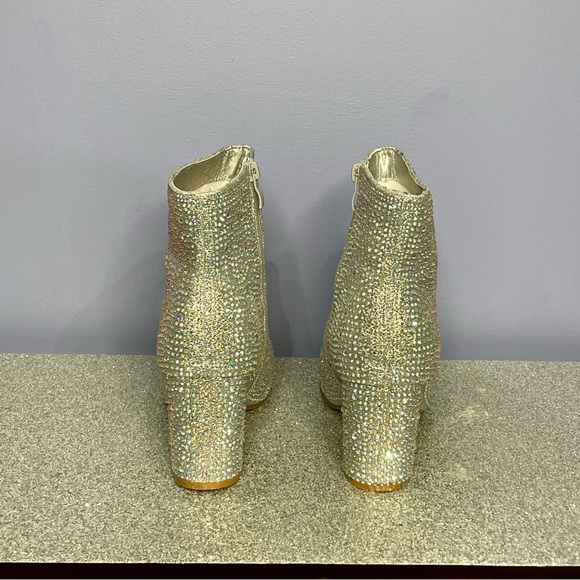 Forever Silver Booties 3” Heel Size 9 - Picture 6 of 7